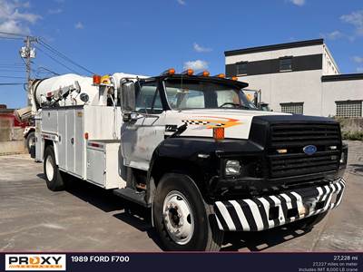 Ford F-700 Mechanic / Service Truck