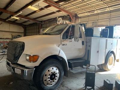 Ford F-750 Mechanic / Service Truck