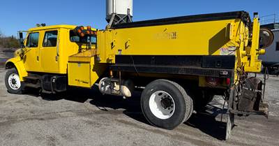 International 4900 Mixer / Ready Mix / Concrete Truck
