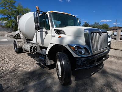International 7500 Mixer / Ready Mix / Concrete Truck