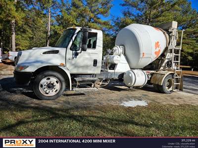 International Mixer / Ready Mix / Concrete Truck