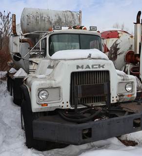 Mack DM600 Mixer / Ready Mix / Concrete Truck