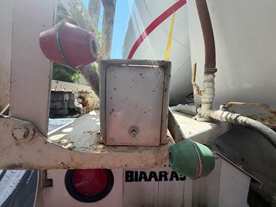 Mack DM690S Mixer / Ready Mix / Concrete Truck