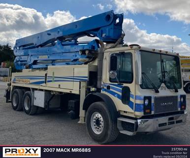 Mack MR688S Mixer / Ready Mix / Concrete Truck