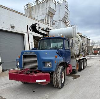 Mack Mixer / Ready Mix / Concrete Truck