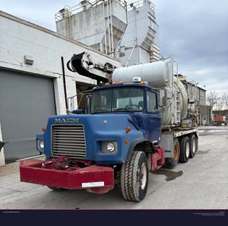 Mack Mixer / Ready Mix / Concrete Truck