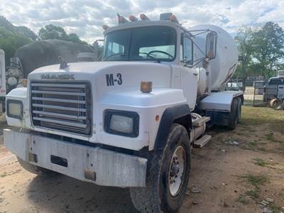 Mack RD688S Mixer / Ready Mix / Concrete Truck