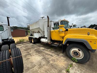 Mack RD690S Mixer / Ready Mix / Concrete Truck