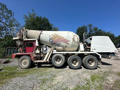 Oshkosh Mixer / Ready Mix / Concrete Truck
