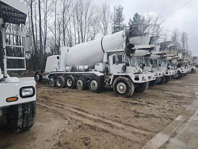 Oshkosh Mixer / Ready Mix / Concrete Truck