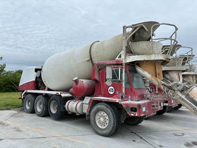Oshkosh S-GLIDER Mixer / Ready Mix / Concrete Truck