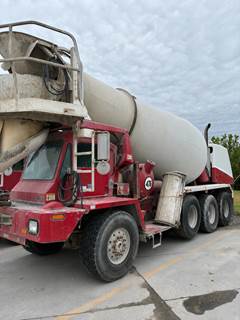 Oshkosh S-GLIDER Mixer / Ready Mix / Concrete Truck