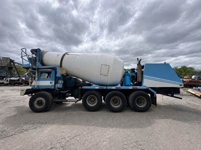 Oshkosh S2146 Mixer / Ready Mix / Concrete Truck