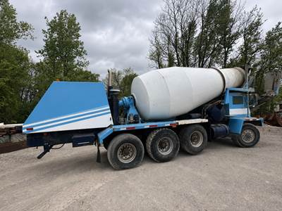 Oshkosh S2146 Mixer / Ready Mix / Concrete Truck