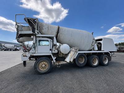 Oshkosh S2346 Mixer / Ready Mix / Concrete Truck