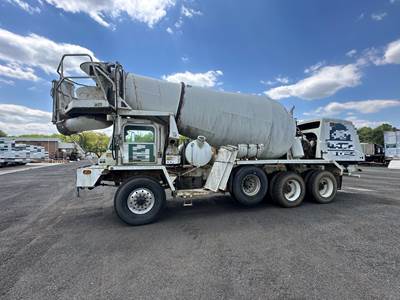Oshkosh S2346 Mixer / Ready Mix / Concrete Truck