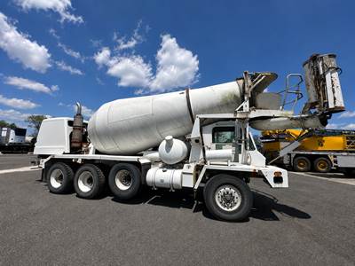 Oshkosh S2346 Mixer / Ready Mix / Concrete Truck