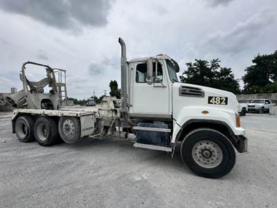 Western Star 4700SF Mixer / Ready Mix / Concrete Truck