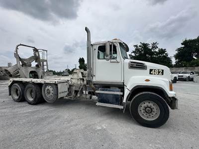 Western Star 4700SF Mixer / Ready Mix / Concrete Truck
