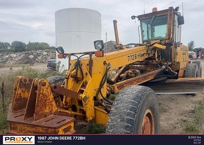 John Deere 772BH Motor Grader