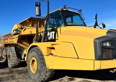 Caterpillar 740B EJ Off-Highway Truck
