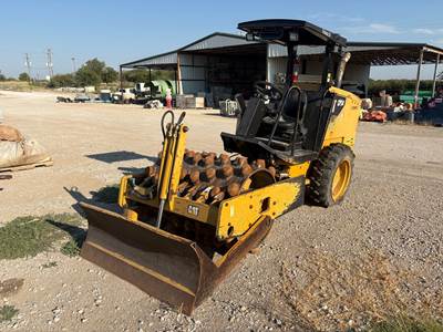 Caterpillar CP34 Padfoot Roller Compactor