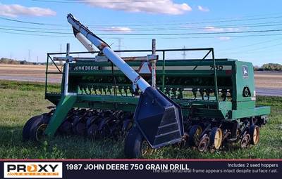 John Deere Planter / Row Unit