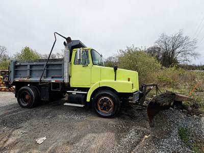 WhiteGMC WG Plow / Spreader Truck