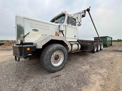 Autocar Roll Off Truck