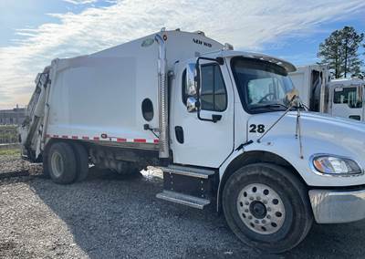 Freightliner Roll Off Truck