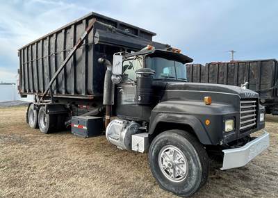 Mack RD Roll Off Truck