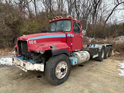 Mack RD688S Roll Off Truck