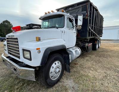 Mack RD688S Roll Off Truck