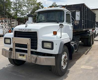 Mack RD690S Roll Off Truck