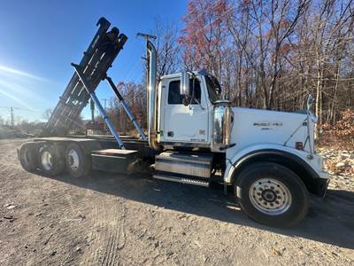 Western Star 4900FA Roll Off Truck