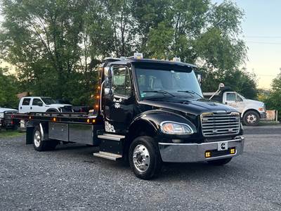 Freightliner Rollback Tow Truck