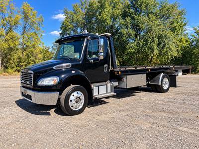 Freightliner Rollback Tow Truck
