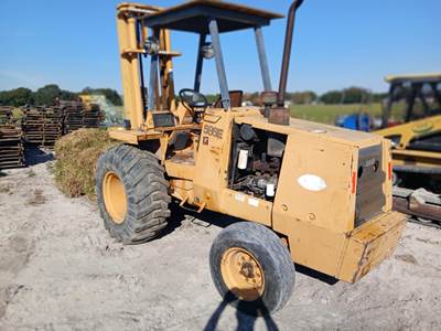 Case 586E Rough Terrain Forklift