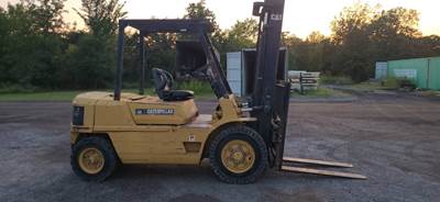 Caterpillar GP40 Rough Terrain Forklift
