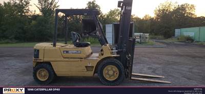 Caterpillar GP40 Rough Terrain Forklift