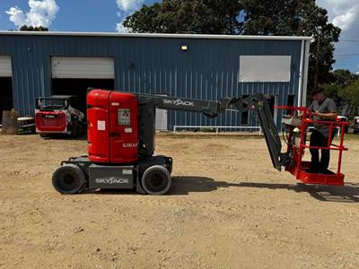Skyjack Scissor Lift