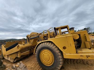 Caterpillar 621B Scraper