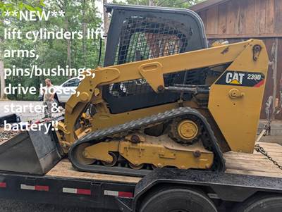 Caterpillar 239D Compact Track Loader