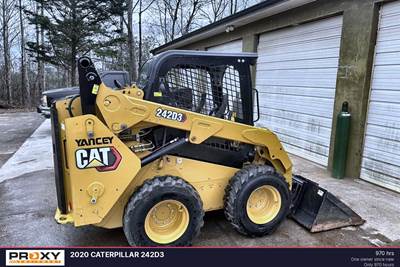 Caterpillar 242D3 Skid Steer