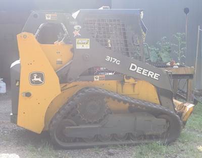 John Deere 317G Skid Steer