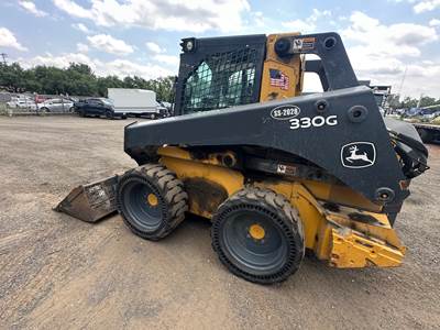 John Deere 330G Skid Steer
