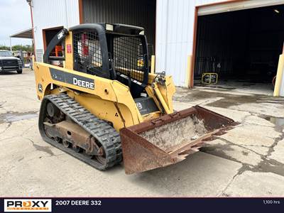 John Deere 332 Track Skid Steer