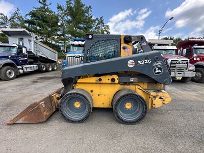 John Deere 332G Skid Steer