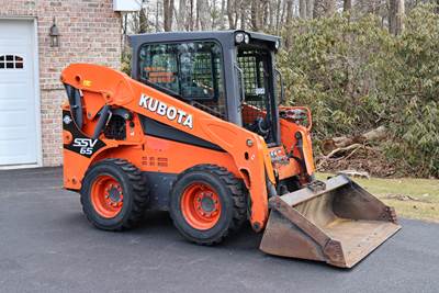 Kubota SSV65 Skid Steer
