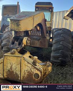 John Deere Skidder
